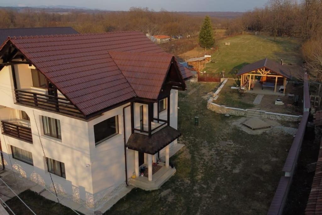 Pensiunea Valea Susitei, Ciubar, Sauna, Atv, Safarii Jepp Offroad Ghid Turistic, Climbing, Rafting, Paragliding Targu Jiu Bagian luar foto