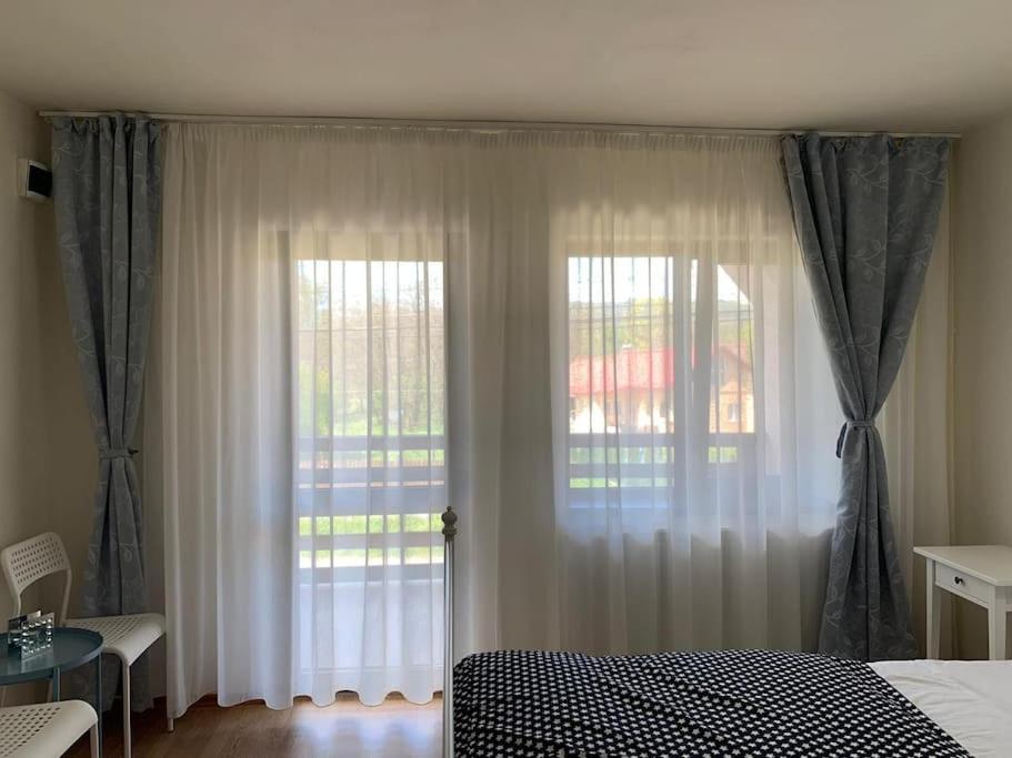 Pensiunea Valea Susitei, Ciubar, Sauna, Atv, Safarii Jepp Offroad Ghid Turistic, Climbing, Rafting, Paragliding Targu Jiu Bagian luar foto