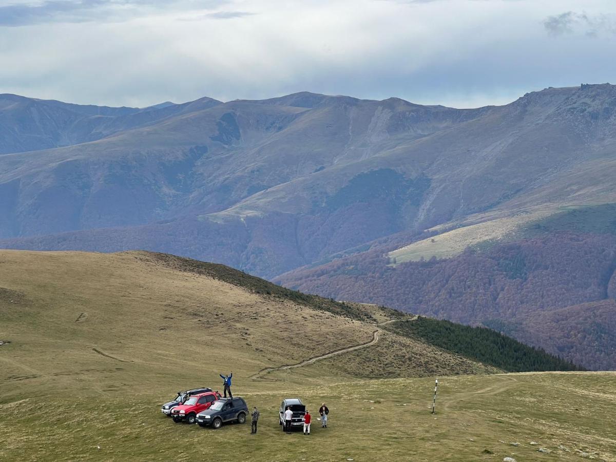 Pensiunea Valea Susitei, Ciubar, Sauna, Atv, Safarii Jepp Offroad Ghid Turistic, Climbing, Rafting, Paragliding Targu Jiu Bagian luar foto