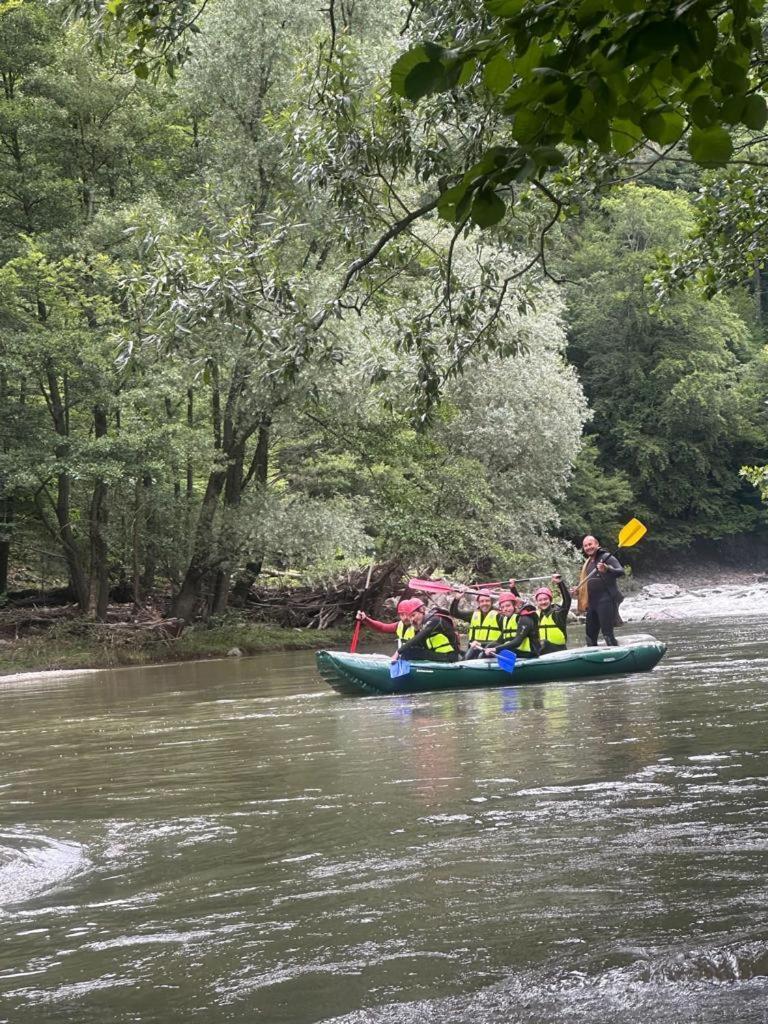 Pensiunea Valea Susitei, Ciubar, Sauna, Atv, Safarii Jepp Offroad Ghid Turistic, Climbing, Rafting, Paragliding Targu Jiu Bagian luar foto